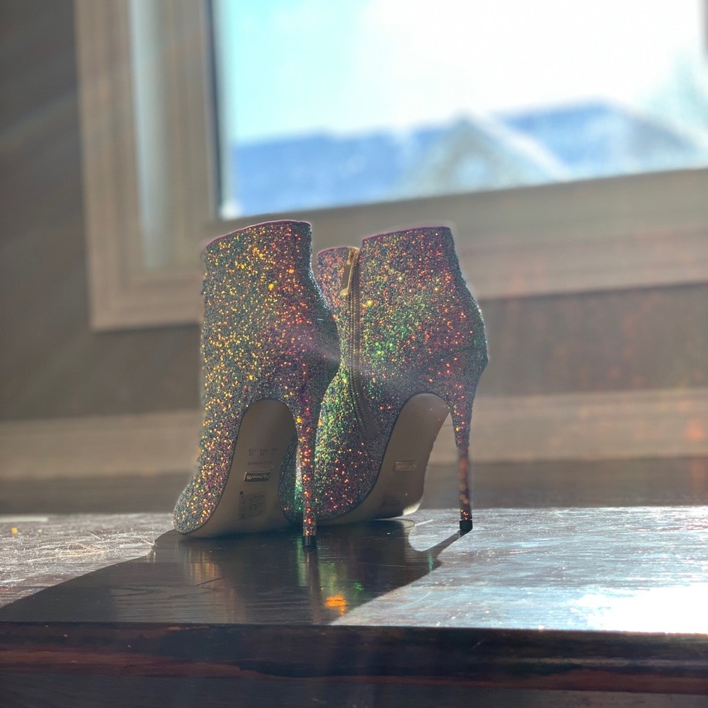 Heels - Picture 3 of 8